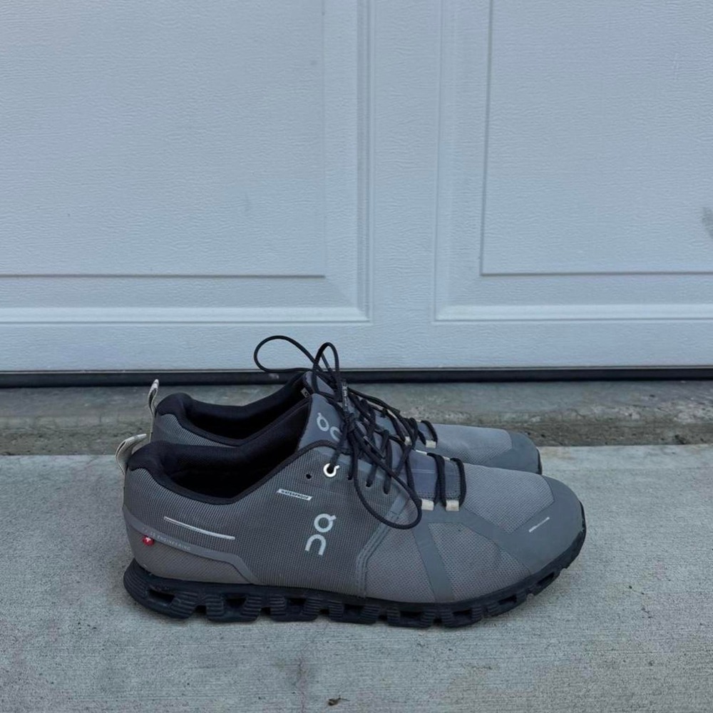 ON CLOUD 6 "WOLF GREY" WATERPROOF RUNNING SHOES
